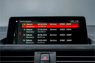 BMW 1 Serie BMW 1 Serie M140i Shadow Schuifdak H/K Stuurverw Camera CarPlay Leer - afbeelding nr 27