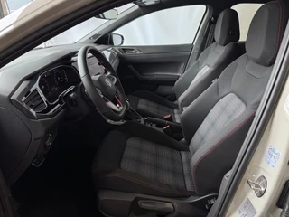Volkswagen Polo Volkswagen Polo 2.0 TSI GTI 207PK PANO IQ LED/GRILL CAMERA STOELVERW ADAP.CRUIS ZWARTE.HEMEL 18'' LMV BEATS AUDIO 