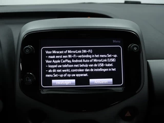 Toyota Aygo Toyota Aygo 1.0 VVT-i x-play Automaat | Carplay navigatie | Camera | Airco - afbeelding nr 35