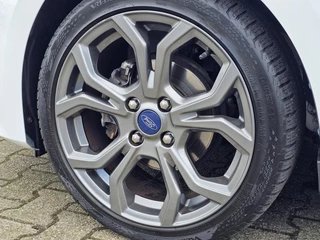 Ford Fiesta Ford Fiesta 1.0 EcoBoost ST-Line Navigatie | Cruise control | Led dagrijverlichting | Climate control | PDC | Lane assist | Dealeronderhouden! - afbeelding nr 30