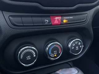 Jeep Renegade | Automaat | Panoramadak | Navigatie - afbeelding nr 28