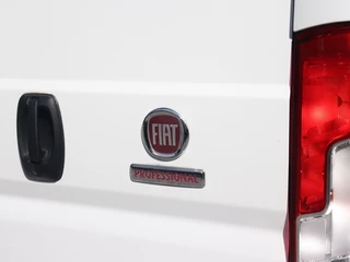 Fiat Ducato Fiat Ducato 3.0t 120 PK L2H2 | 3-Zits | Carplay | Clima | Camera | Betimmeri - afbeelding nr 6