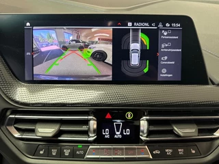 BMW 1 Serie BMW 1 Serie M135I X-Drive High Executive 306pk Kuipstoel Hud Incl 12Mnd Garantie - afbeelding nr 22