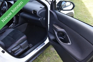 Toyota Yaris Cross Toyota Yaris Cross 1.5 Hybrid GR Sport JBL/HUD/ELEK A KLEP/CAMERA/ETC..! - afbeelding nr 27
