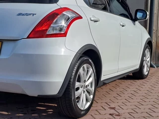 Suzuki Swift Suzuki Swift 1.2 Exclusive EASSS | Airco | Cruise | Keyless | Stoelverwarming | LMV | - afbeelding nr 38