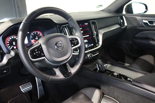 Volvo V60 Volvo V60 2.0 B4 CORE RIJKLAAR l LEDER l 197PK l CAMERA l CARPLAY l - afbeelding nr 19