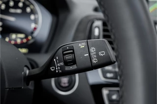 BMW 1 Serie BMW 1 Serie M140i Shadow Schuifdak H/K Stuurverw Camera CarPlay Leer - afbeelding nr 40