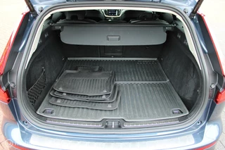 Volvo V60 Volvo V60 2.0 B4 Inscription 200 pk, Leer, Memory, stoel + stuur verwarming, Adaptief Cruis, Camera, Full Led, Clima,18 inch Lmv, Donker glas. - afbeelding nr 29