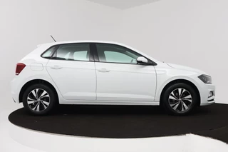 Volkswagen Polo Volkswagen Polo 1.0 TSI Comfortline (PARKEERSENSOREN, CRUISE ADAPTIEF, NAVIGATIE, CARPLAY, NL-AUTO, GOED ONDERHOUDEN) - afbeelding nr 14