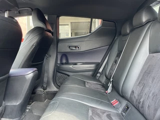 Toyota C-HR Toyota C-HR 1.8 Hybrid Bi-Tone | Navi | Stoelverwarming | Cruise Control - afbeelding nr 6