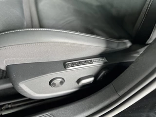 Volkswagen Golf Volkswagen Golf 1.5 eTSI Edition 50 / Panoramadak / HUD / ACC / Matrix LED - afbeelding nr 22