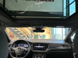 Volkswagen T-Roc Volkswagen T-Roc 1.5 TSI R-Line/ Camera/ Pano.Dak/ Virtual Dashboard - afbeelding nr 26