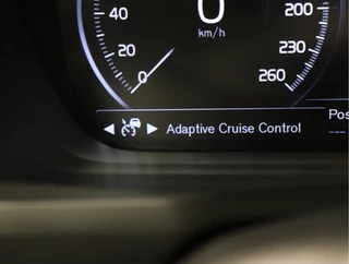 Volvo XC90 [ADAPTIVE CRUISE, HEAD-UP, SCHUIFKANTELDAK, APPLE CARPLAY, TREKHAAK, STOELVERWARMING, HARMAN KARDON, SFEERVERLICHTING, 360 CAMERA, NIEUWSTAAT] - afbeelding nr 14