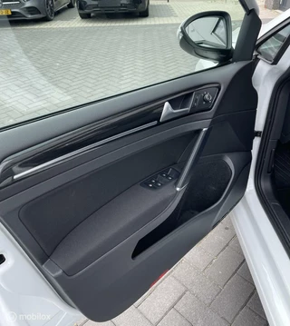 Volkswagen Golf Volkswagen Golf 1.5 TSI DSG 150PK PANO/KEYL/ACC/VOL - afbeelding nr 25