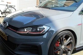 Volkswagen Golf Volkswagen Golf 2.0 TSI GTI TCR 290pk DSG7 Panoramadak Clima Cruise Navi Camera DynAudio Keyless Zwarte 19