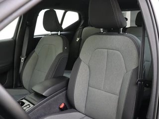 Volvo XC40 Volvo XC40 B4 Plus Dark | Trekhaak | Dodehoekdetectie | Achteruitrijcamera - afbeelding nr 15