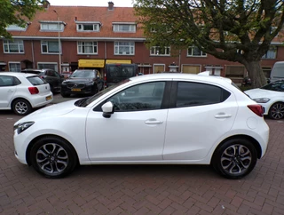 Mazda 2 Mazda 2 1.5 Skyactiv-G Dynamic+ NAVI TEL CRUISECONT PARELMOER WIT METALIC... - afbeelding nr 2