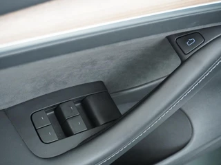 Tesla Model 3 Tesla Model 3 Long Range RWD 75 kWh LEDER | AUTOPILOT | TESLA GARANTIE T/M 8-2027 - afbeelding nr 18