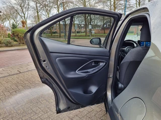 Toyota Yaris Cross Allseasonbanden, Navigatie, Cruise , All-in Rijklaarprijs - afbeelding nr 6