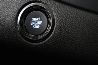 Renault Mégane Renault Mégane 1.6 E-Tech Plug-In Hybrid Business Edition One | Head-Up | Leder | Stoel & stuurverwarming | Camera | BOSE Sound | Keyless | Navigatie | Full LED - afbeelding nr 19