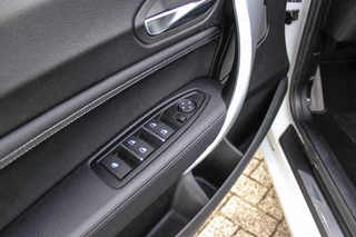 BMW 2 Serie ➡️ BMW 2-serie Cabrio 218i F23 Executive | 2e eigenaar | Origineel | Sportstoelen | Stoelverwarming | DAB | Harman-kardon | Stuurverwarming | PDC | Cruise control | Climate control | - afbeelding nr 33