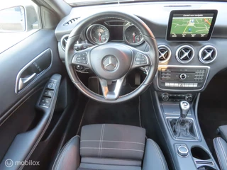 Mercedes-Benz A-Klasse Mercedes A-klasse 180 Prestige/nav/pdc v-a/zwarte hemel/17