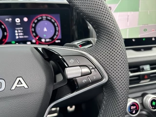 Škoda Kodiaq Škoda Kodiaq 1.5 TSI E-HYBRID SPORTLINE PANO-DAK/TREKHAAK/CAMERA/MEMORY/NAVI - afbeelding nr 16