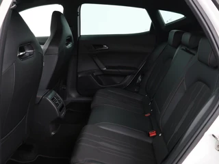 CUPRA Formentor CUPRA Formentor 1.4 e-Hybrid VZ | 245pk | Camera | Adaptive cruise | Stuurverwarming | Sfeerverlichting | Navigatie | Keyless | Full LED | PHEV - afbeelding nr 7