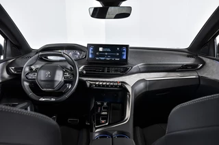 Peugeot 5008 | Dig. Cockpit | Adapt. Cruise | Stoelverw. | PDC | Camera | NAV + App. Connect | ECC | Elek. Klep | LM 19