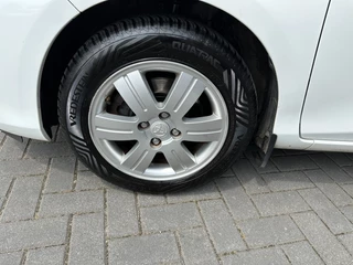 Toyota Yaris Toyota Yaris 1.5 Hybrid Aut. Now Clima stoelverwarming - afbeelding nr 29