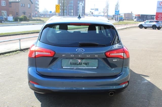 Ford Focus Ford Focus Wagon 1.0-125pk EcoBoost Mild-hybrid Titanium. Mooie, ruime, luxe en comfortabele Ford Focus wagon. Volautm. airco dual, camera, stoel-, stuur- en voorraamverw., easy entry/easy go, cruise control, Isofix, side- en lane assist, parkeersensoren v+a, LM wielen etc. - afbeelding nr 40