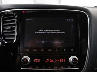 Mitsubishi Outlander Mitsubishi Outlander 2.4 PHEV Intense+ | Schuifdak |  Stoel & stuurverwarming | 360 camera | Trekhaak | Half leder | Carplay | Navigatie | Climate control - afbeelding nr 22