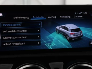 Mercedes-Benz A-Klasse Mercedes-Benz A-klasse 180 AMG | Panoramadak | Stoelverwarming |  Carplay | Widescreen | Leder/Alcanatara | Navigatie | Full LED | Park Assist - afbeelding nr 19