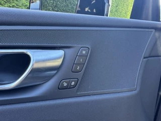 Volvo XC60 Volvo XC60 T8 Plug-in hybrid AWD Plus Black Edition | Panoramadak | Elektr.Stoel | CarPlay | 21 Inch - afbeelding nr 18