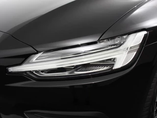 Volvo V60 Volvo V60 2.0 B3 Automaat Momentum | Navigatie | Wegklapbare Trekhaak | Climate Control | Blis | Parkeer sensoren | Cruise Control | Lichtmetalen Velgen - afbeelding nr 35