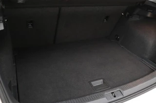 Volkswagen Golf Volkswagen Golf 1.0 TSI Comfortline | Navigatie |  Climate control | Bluetooth | Cruise control - afbeelding nr 10