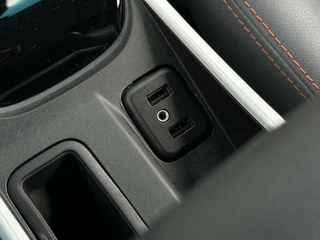Opel Ampera-e Opel Ampera-e Business executive 60 kWh, NL AUTO, NAP, BOSE, LEDER, NAVI, CRUISE, KEYLESS, CAMERA, DODEHOEK, ECC-AIRCO, STOEL/STUURVERWARMING, LICHTMETAAL 17