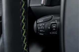 Peugeot 208 Peugeot 208 1.2 PureTech GT-Line 130PK Automaat CarPlay Camera 17