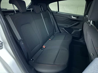 Ford Focus Ford Focus 1.5 EcoBoost ST Line Pano ACC CarPlay Winterpack - afbeelding nr 25
