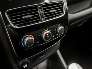Renault Clio Renault Clio 0.9 TCe Sport (NAVIGATIE, LM VELGEN, CRUISE, SPORTSTOELEN, BASS REFLEX, ELEK RAMEN, NIEUWE APK, NIEUWSTAAT) - afbeelding nr 9