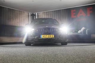 Mercedes-Benz C-Klasse Mercedes-Benz C-klasse 300 e 4MATIC AMG 63 Look / Acc / Memory / Burmester / Head Up / 360 Camera / Leder / Navi / Led / 20 Inch - afbeelding nr 36