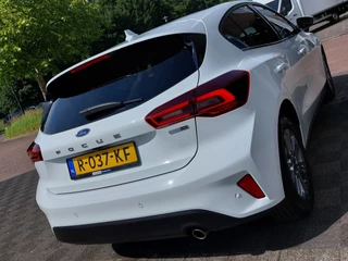 Ford Focus Ford Focus 1.0 EcoBoost 125pk Hybrid Titanium X | Navi | Apple Carplay + Android Auto | Clima | Cruise | Led Koplampen | Pdc V+A+Camera | Stoel+Stuurwielverwarming | Privacy Glass | 16''lm - afbeelding nr 39