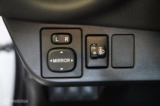Toyota Yaris Toyota Yaris 1.5 Hybrid EXECUTIVE, 2018, Leer, Airco - afbeelding nr 30