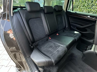 Volkswagen Passat Volkswagen Passat Variant 1.8 TSI HIGHLINE FACELIFT, PANO, NAVI, CRUISE, LEDER/ALCANTARA, ECC-AIRCO, DIGITAL, KEYLESS, ERGO-COMFORT, LICHTMETAAL 17