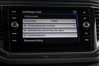 Volkswagen T-Roc Volkswagen T-Roc 2.0 TSI 190 PK 4Motion Sport - Automaat | Dig. Cockpit | Cruise Control | Stoelverw. | PDC | NAV + App. Connect | ECC | Afn. Trekhaak | LM 17