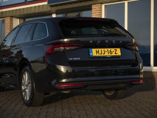 Škoda Octavia Škoda Octavia Combi 1.5 TSI MHEV Business Edition Plus | Matrix LED | Lounge Interieur | Chrome pakket | Stoel-, Stuur- & voorruitverwarming | Navi 13inch | Wireless App-connect | El. achterklep m.sensor | ACC - afbeelding nr 33