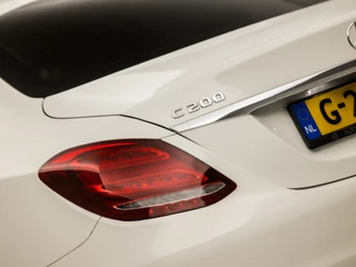 Mercedes-Benz C-Klasse 184Pk Automaat (SCHUIFDAK, NAVIGATIE, SFEERVERLICHTING, GETINT GLAS, LEDER, ELEK STOELVERWARMING, SPORTSTOELEN, CRUISE, LED KOPLAMPEN, NIEUWSTAAT) - afbeelding nr 30