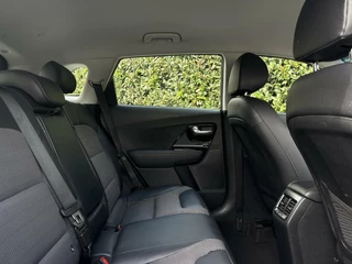 Kia Niro Kia Niro 1.6 GDi Hybrid ExecutiveLine, NL AUTO, NAP, ECC-AIRCO, LEDER, NAVI, CAMERA, PARKEERSENSOREN, LICHTMETAAL 18