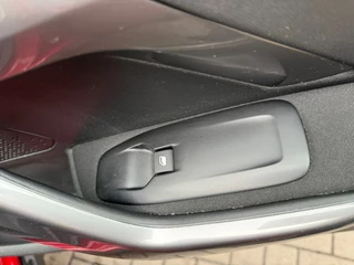 Peugeot 2008 Peugeot 2008 1.2 PureTech Blue Lion - afbeelding nr 23