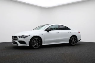 Mercedes-Benz CLA 250 e AMG Line l Pano l Camera l Night pakket
